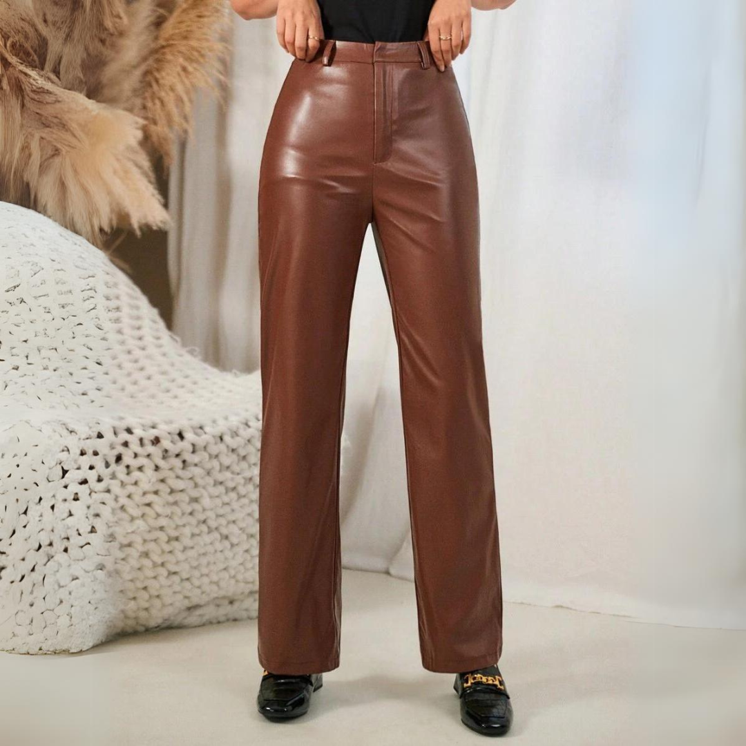 Calça Reta em Courino