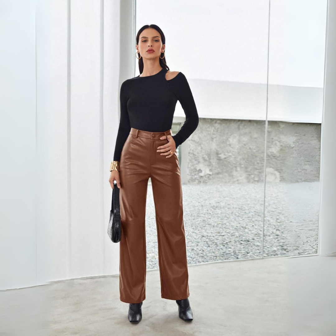 Calça Reta em Courino