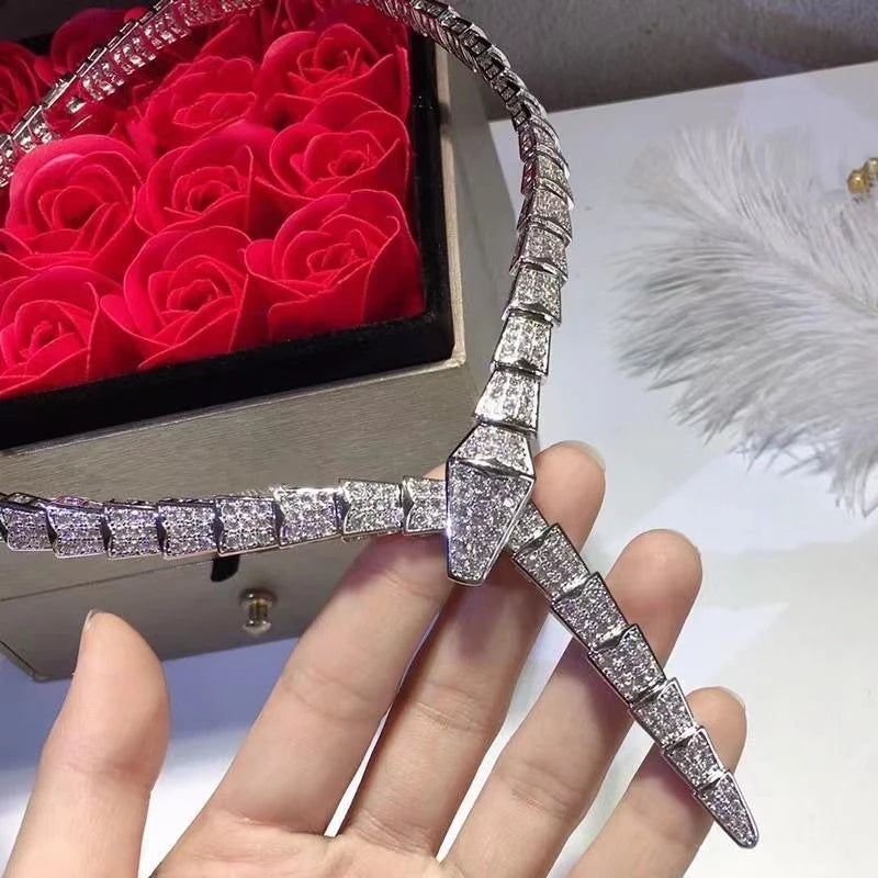 Colar Snake Choker Cravejado 14K