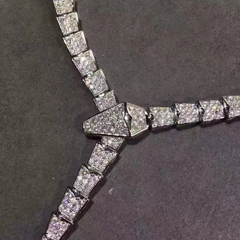 Colar Snake Choker Cravejado 14K