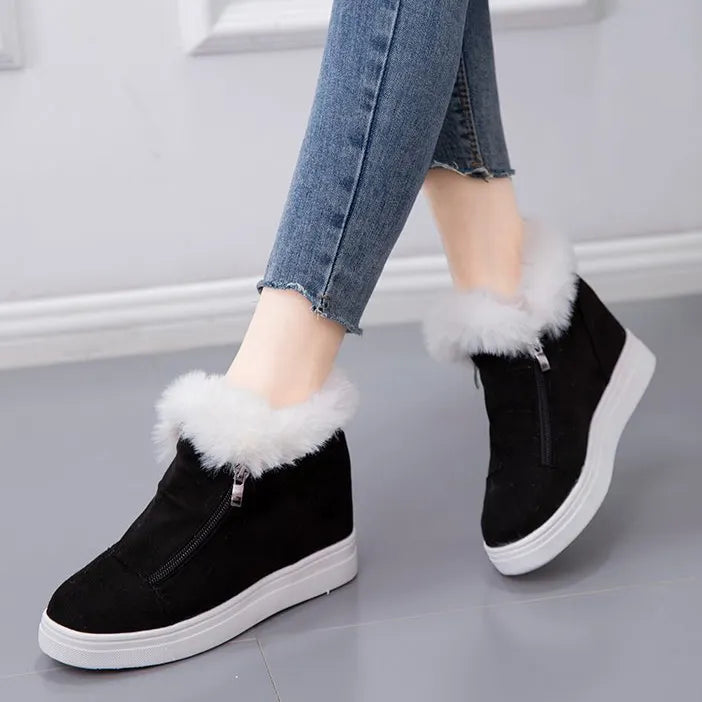 Bota Feminina Peluciada Plataforma Stefanie