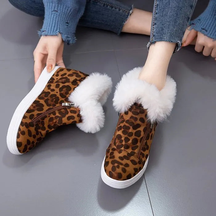 Bota Feminina Peluciada Plataforma Stefanie