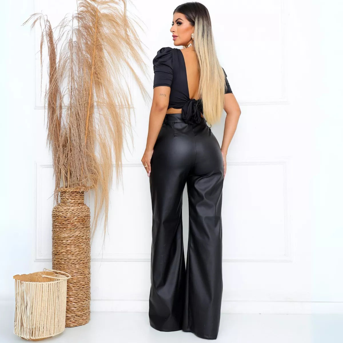 Calça Pantalona em Courino