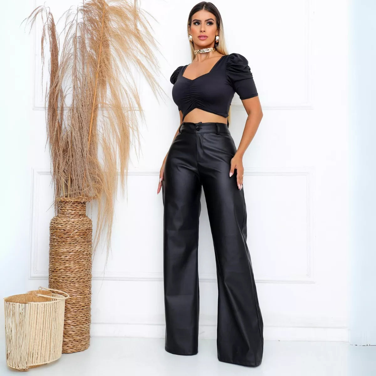 Calça Pantalona em Courino