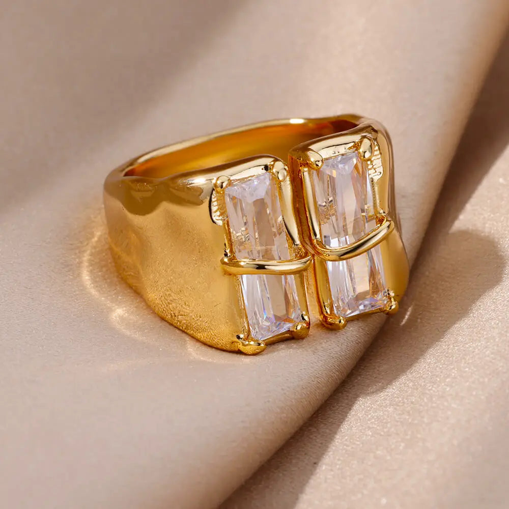 Anel de Zircônia Retangular Folheado a Ouro