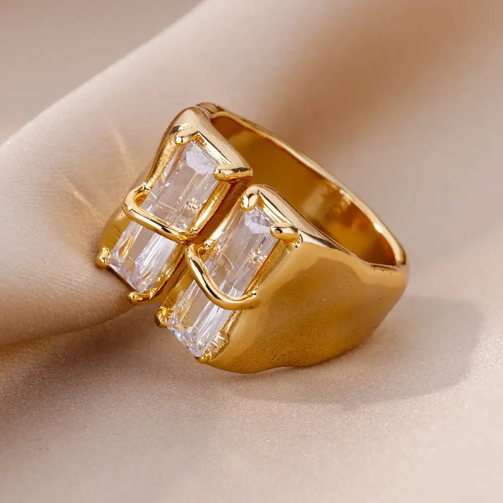 Anel de Zircônia Retangular Folheado a Ouro