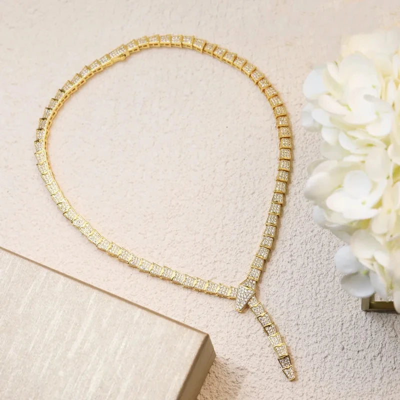 Colar Snake Choker Cravejado 14K