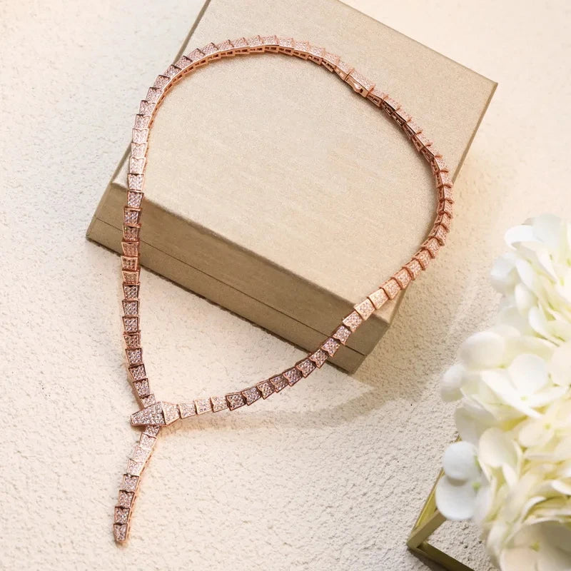 Colar Snake Choker Cravejado 14K