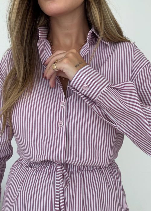 Conjunto Feminino Listrado Oversized / Elegância Despojada para os Dias de Verão!