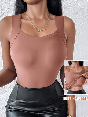 Seamless Base Layer Tank Top for a Slim Fit And Skin-Enhancing Effect.