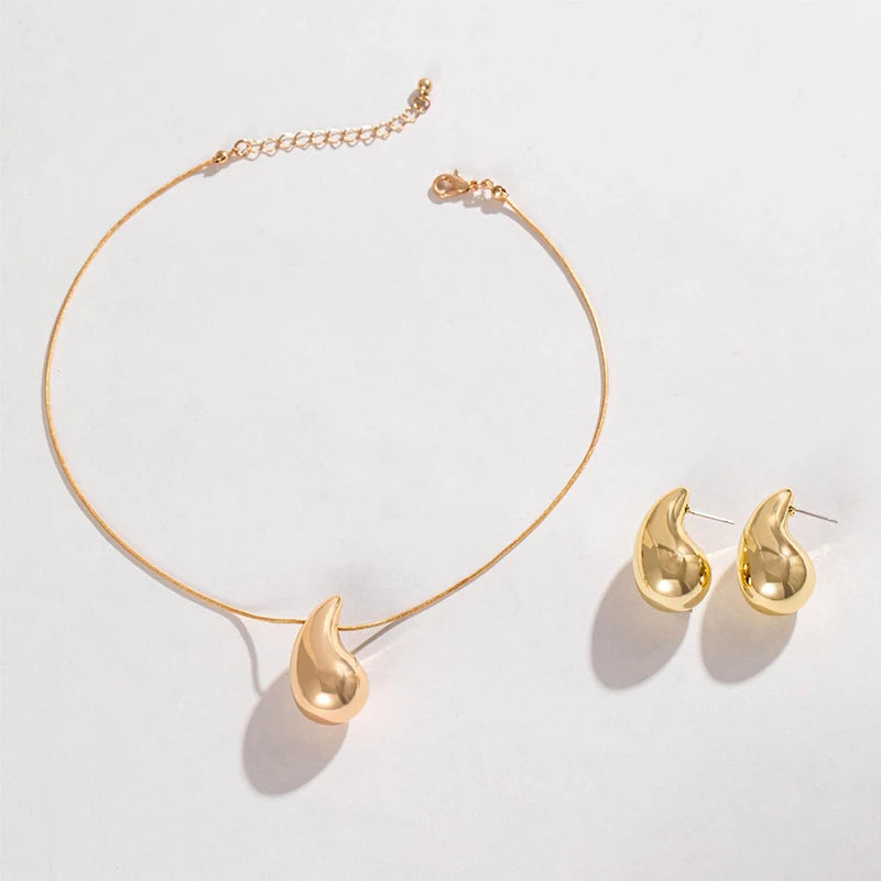 Conjunto Brinco e Colar Gota Hailey em Ouro 18K