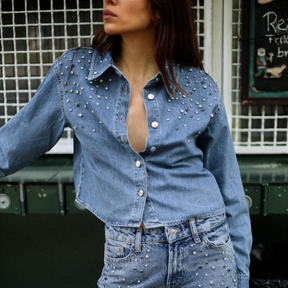 Blusa Cropped Jeans com Decoração em Strass