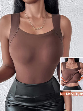 Seamless Base Layer Tank Top for a Slim Fit And Skin-Enhancing Effect.
