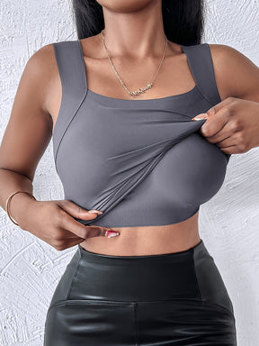 Seamless Base Layer Tank Top for a Slim Fit And Skin-Enhancing Effect.