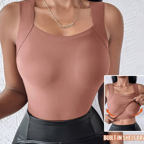 Seamless Base Layer Tank Top for a Slim Fit And Skin-Enhancing Effect.