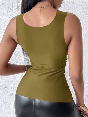 Seamless Base Layer Tank Top for a Slim Fit And Skin-Enhancing Effect.