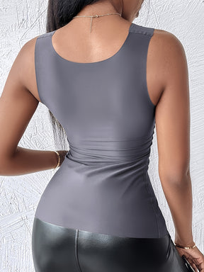 Seamless Base Layer Tank Top for a Slim Fit And Skin-Enhancing Effect.