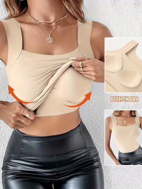 Seamless Base Layer Tank Top for a Slim Fit And Skin-Enhancing Effect.