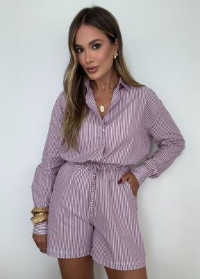 Conjunto Feminino Listrado Oversized / Elegância Despojada para os Dias de Verão!